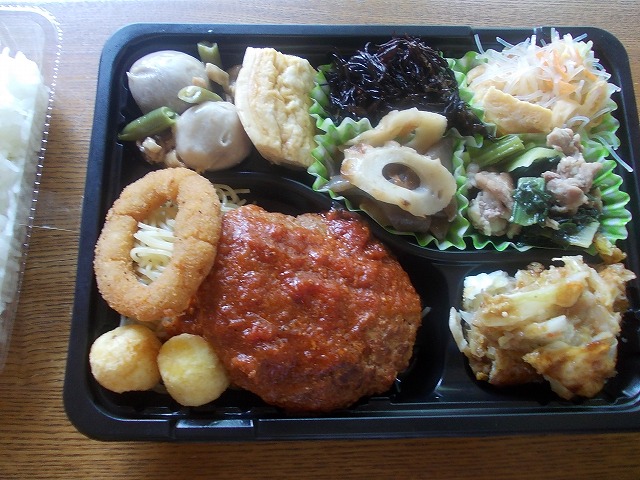 煮込みハンバーグ